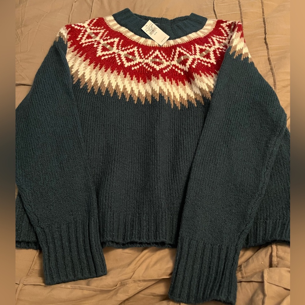American Eagle Sweater. Size XL. New with tag. Greenish Teal color.